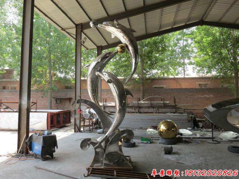 不銹鋼頂球海豚公園不銹鋼動物雕塑 (2)