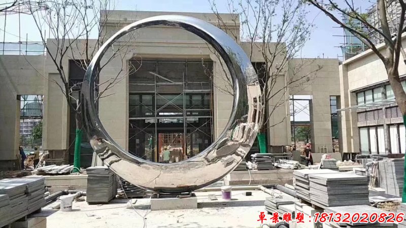 酒店鏡面不銹鋼圓環(huán)雕塑
