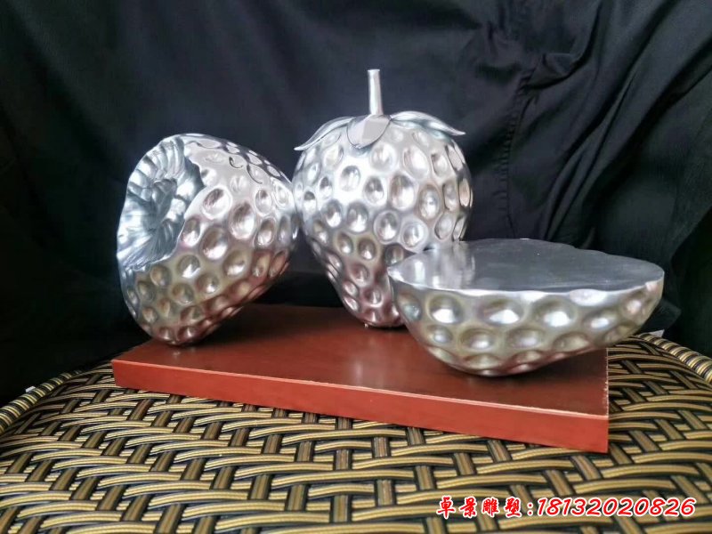 不銹鋼草莓造型雕塑 (1)