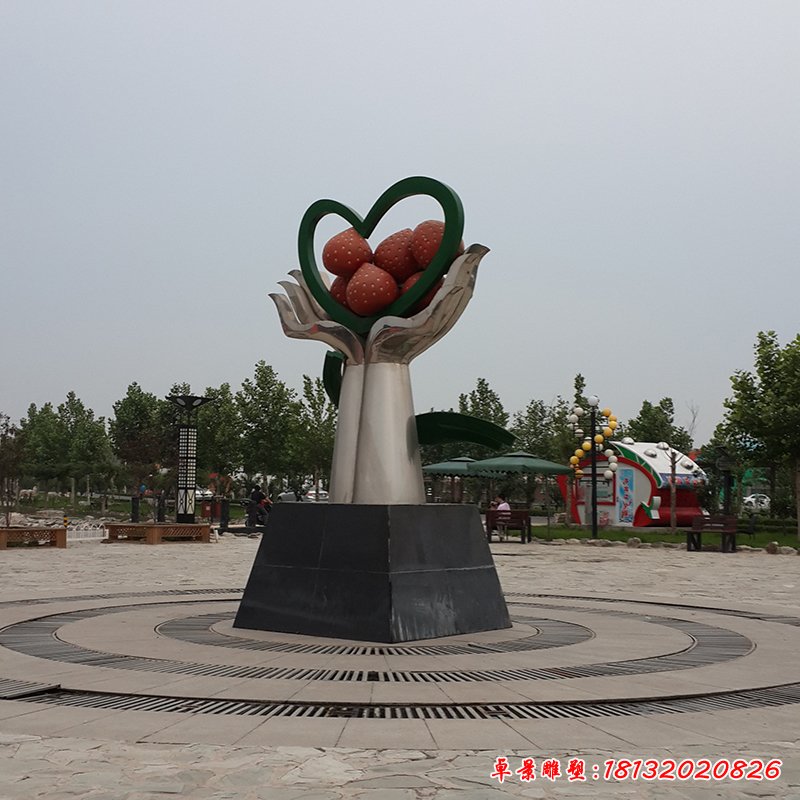 不銹鋼草莓雕塑 (1)