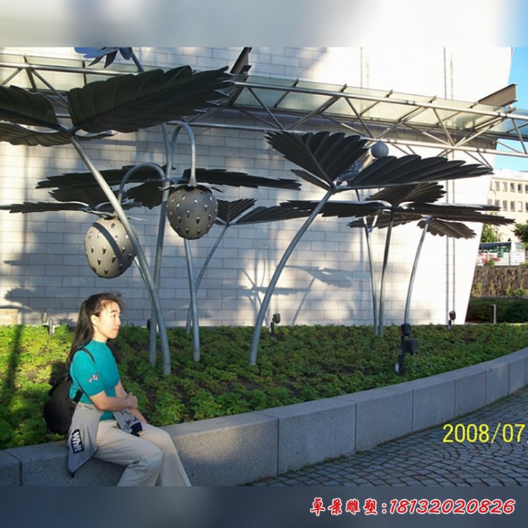 不銹鋼生長的草莓雕塑，公園景觀不銹鋼雕塑